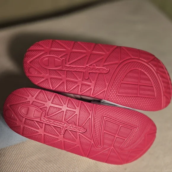 Champion Slides Red White Unisex Youth US 3 NWOT - Picture 4 of 5